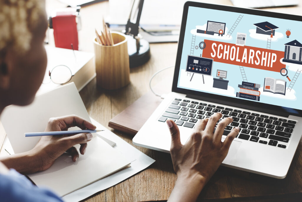 8 Amazing Scholarships for Undergraduate Studies in the UK